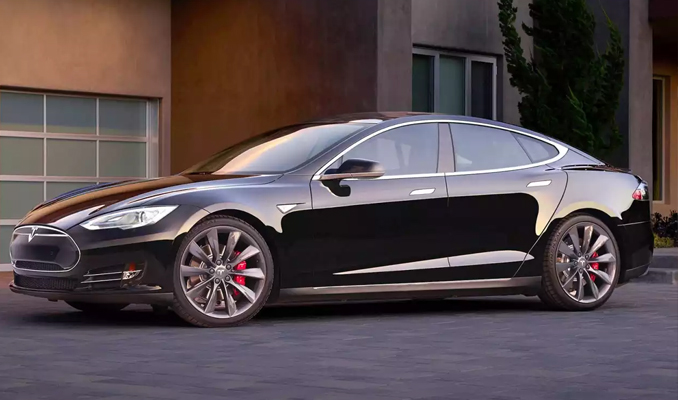 Tesla’nın araçlarına sigorta tartışılıyor