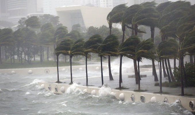 Harvey ve Irma’nın zararı 290 milyar doları bulabilir