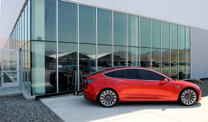Tesla Model S sigortası en pahalı araç