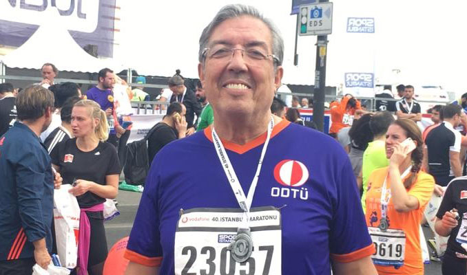 Servet Gürkan, ODTÜ öğrencilerine burs için İstanbul Maratonu’nda koştu