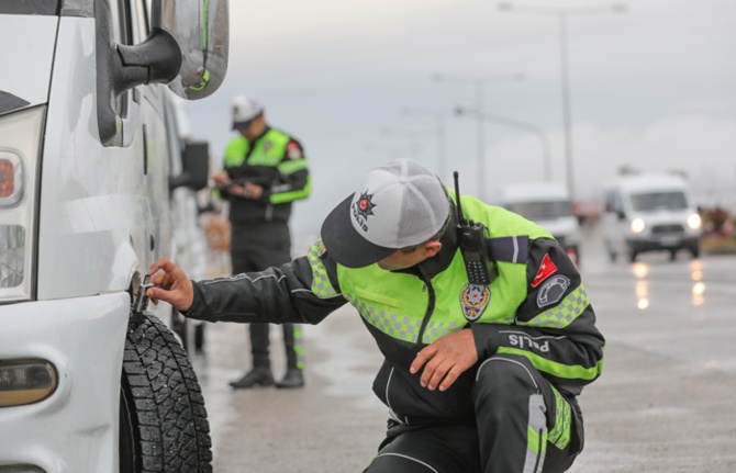 Kış lastiği takmayan sürücülere 776 lira ceza