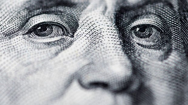 Ünlü ekonomist açıkladı: Dolara vergi mi gelecek?