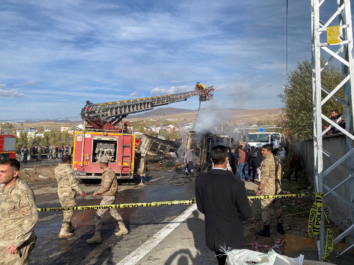 Ağrı’da yolcu otobüsü kaza yaptı