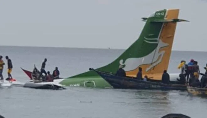 Tanzanya’da yolcu uçağı düştü
