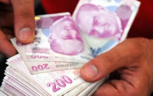 Fitch: Fonlama maliyeti Türk banka marjlarını baskılıyor