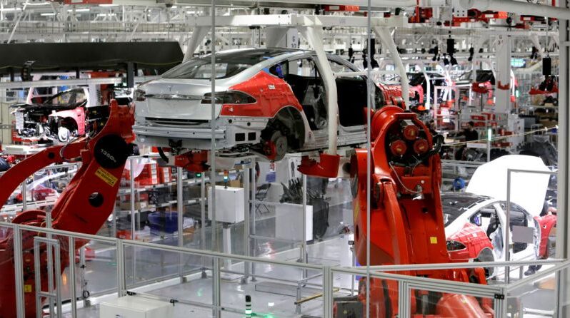 Tesla: 2022’de 1,3 milyon araç teslim ettik
