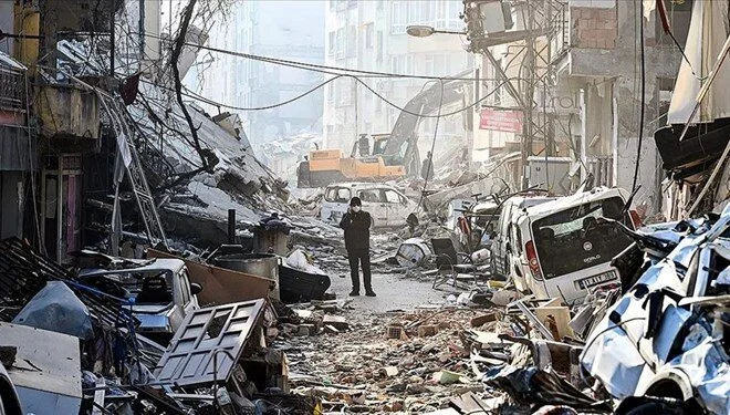 Depremlerde can kaybı 42 bin 310’a yükseldi