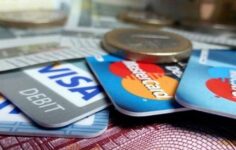Kredi kartlarıyla yapılan ‘taksitli alışveriş’ borçlarında patlama yaşanıyor