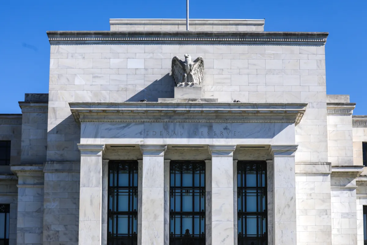 Fed enflasyona karşı daha fazla faiz artırımının gerektiğini belirtti