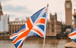 İngiltere, Brexit’i delik deşik etti