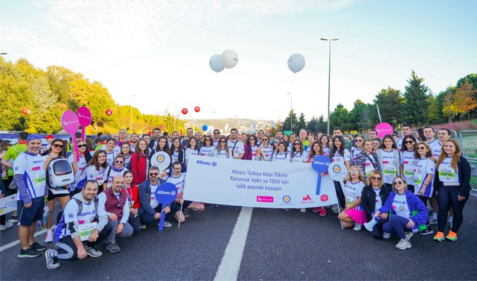 Allianz Türkiye gönüllüleri, ‘Yüzyılın Koşusu’ İstanbul Maratonu’nda iyilik için koştu