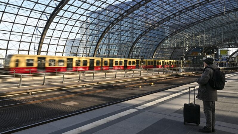 Almanya’da toplu taşıma çalışanları greve gidecek