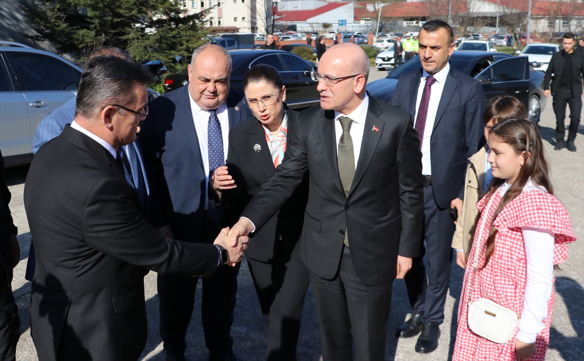 Bakan Şimşek, Bartın’da ziyaretlerde bulundu