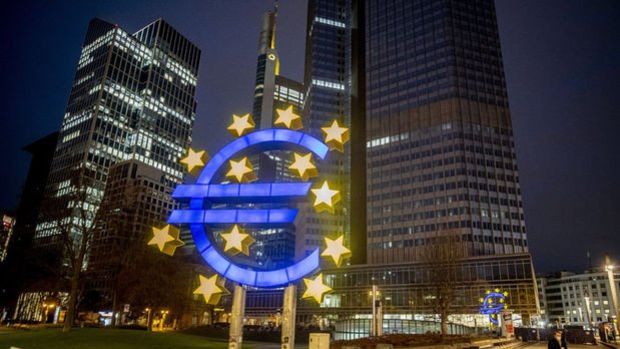 Euro Bölgesi'nde yüksek faiz kredi kullanımını sınırladı